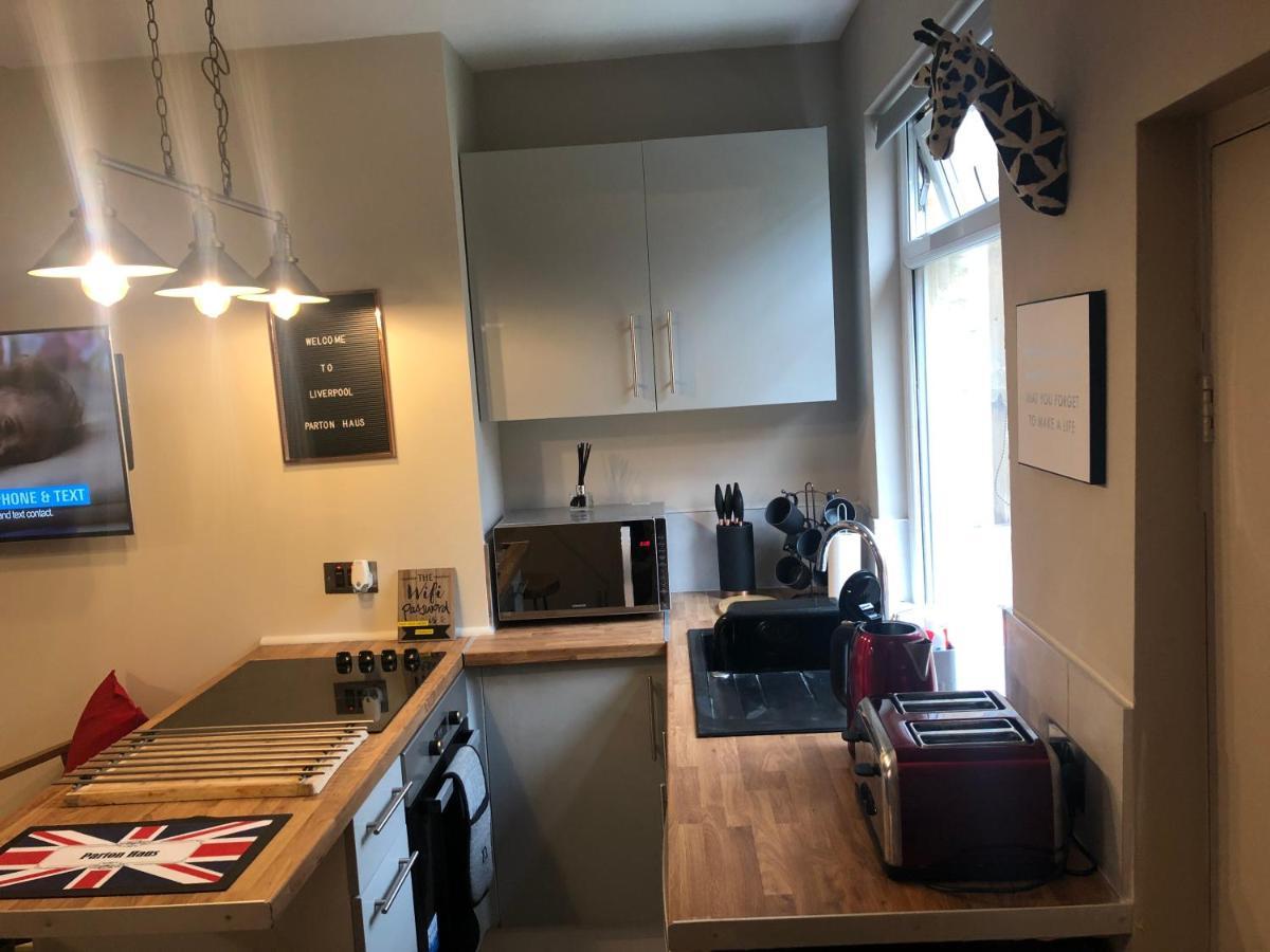 3 Double Bed Brittania Styled Central Home Near Lfc Sleeps 6 With Free Business Super Fast Fibre Broadband Liverpool Exterior photo
